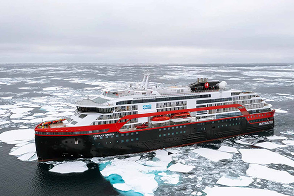 Hurtigruten Expeditions MS Fridtjof Nansen